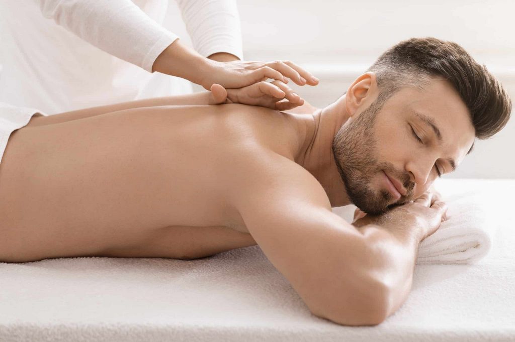 Ayurvedic Massage Therapy: Abhyanga Technique for Mind And Body Restoration